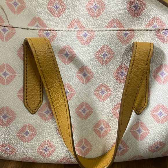Fossil Sidney signature Cream and Tan Shoulder Bag with Pink Accents - Picture 2 of 9